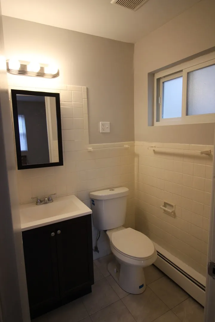 1642 W Morse Ave, ,  60626, USA 60626-unit#3S-Chicago-IL