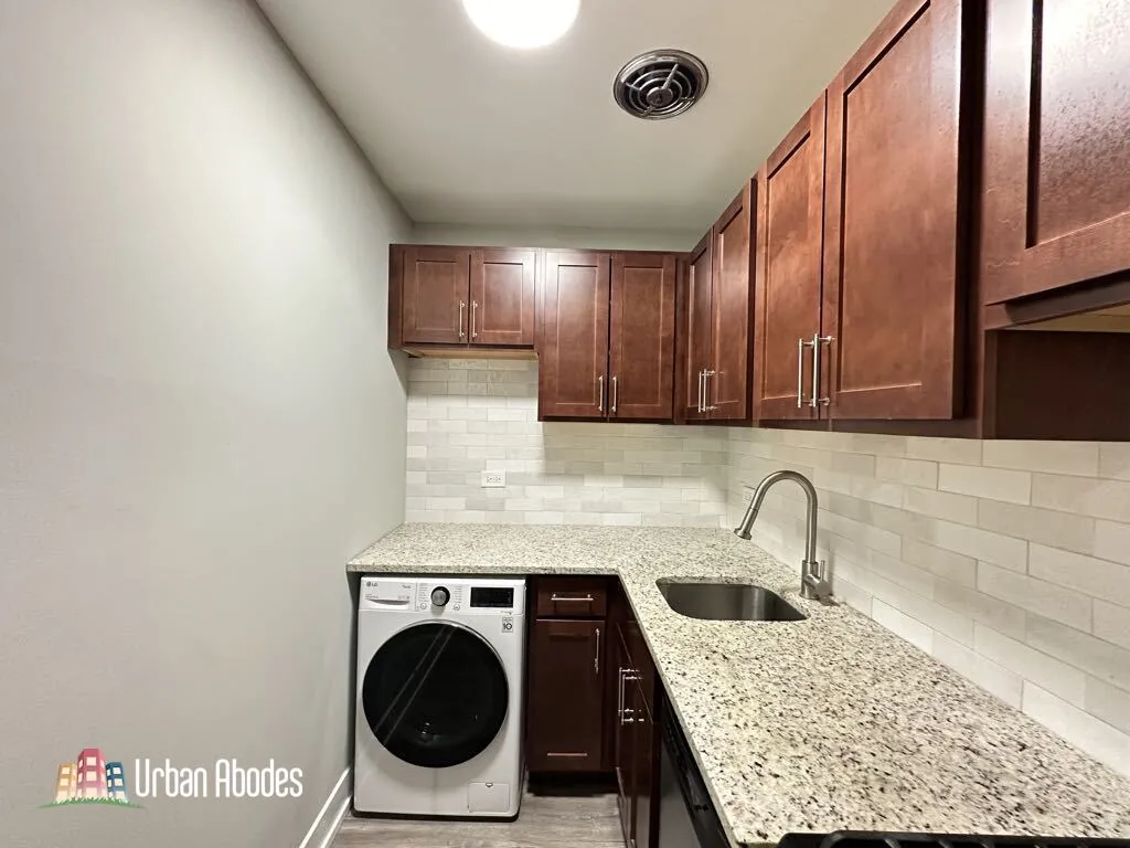 445 W Barry Ave, , 60657, USA 60657-unit#205-Chicago-IL