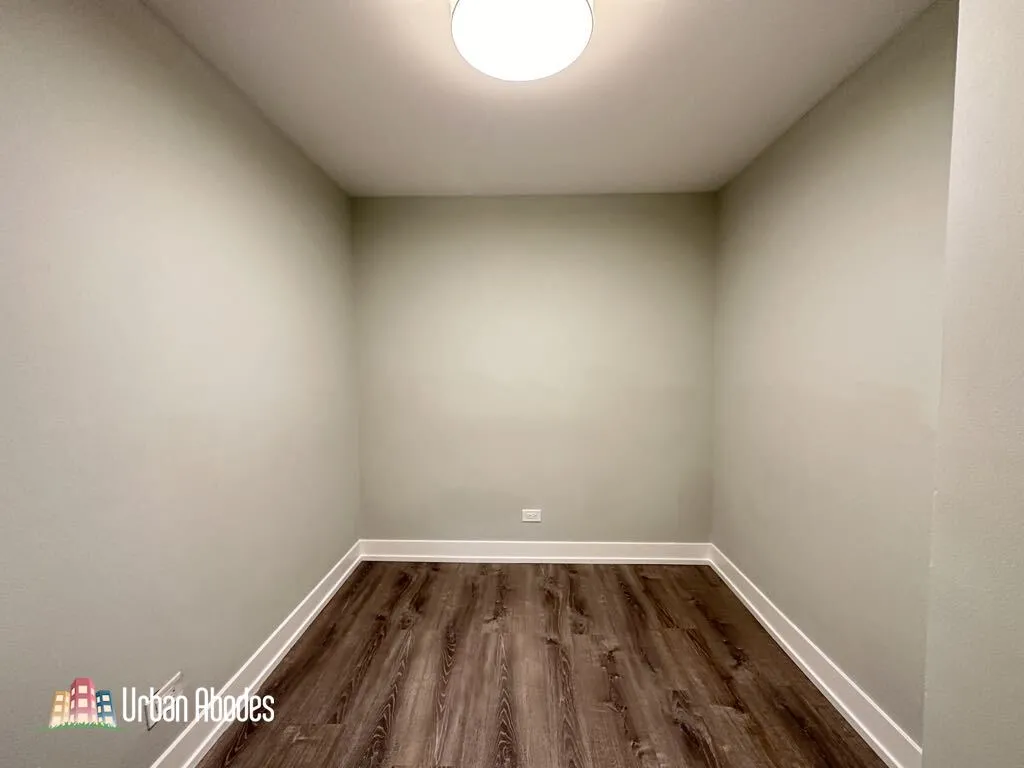 445 W Barry Ave, , 60657, USA 60657-unit#205-Chicago-IL