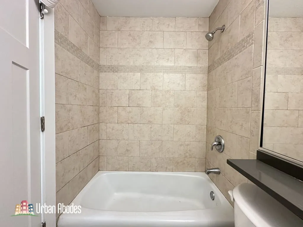 445 W Barry Ave, , 60657, USA 60657-unit#205-Chicago-IL