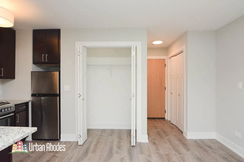 445 W Barry Ave, ,  60657, USA 60657-unit#226-Chicago-IL