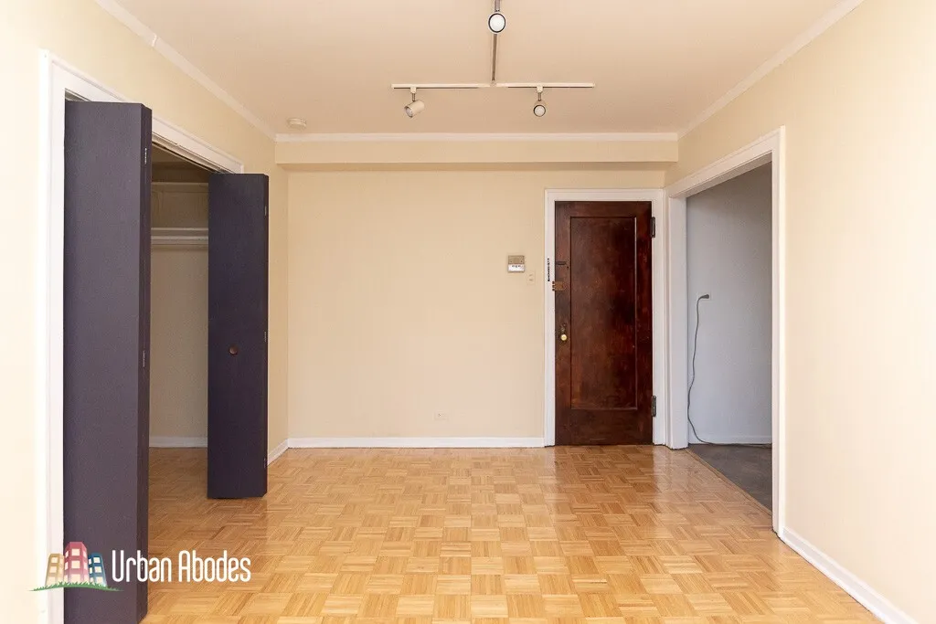 739 W Belmont Ave, ,  60657, USA 60657-unit#307-Chicago-IL