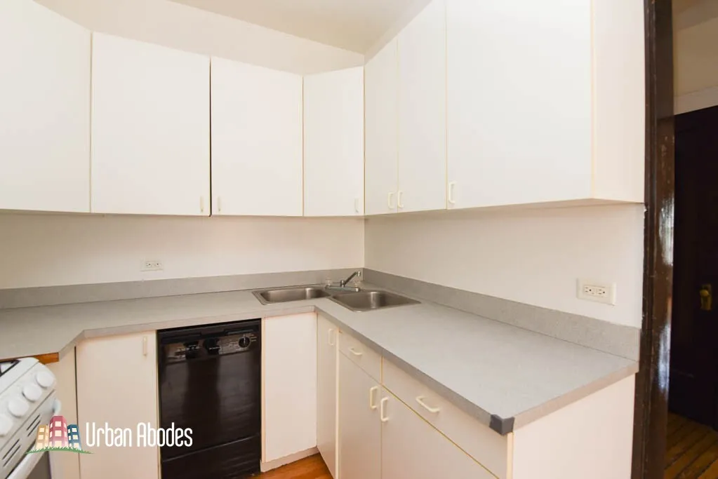 816 W Waveland Ave, ,  60613, USA 60613-unit#02-Chicago-IL