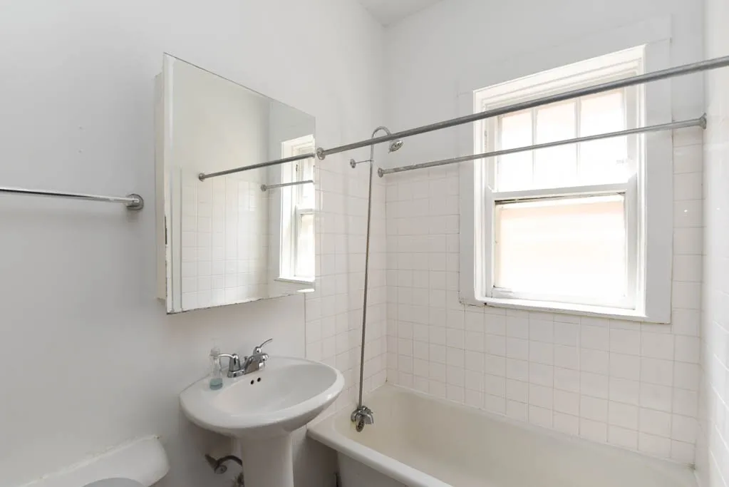 816 W Waveland Ave, , 60613, USA 60613-unit#02-Chicago-IL