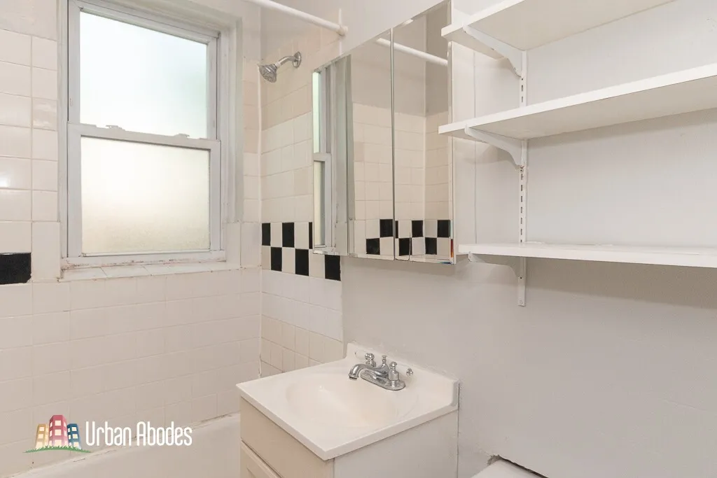 2827 N Burling St, , 60657, USA 60657-unit#204-Chicago-IL