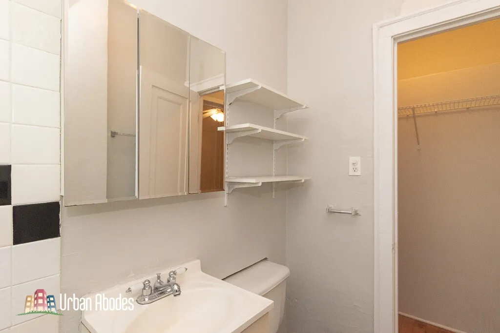 2827 N Burling St, , 60657, USA 60657-unit#204-Chicago-IL