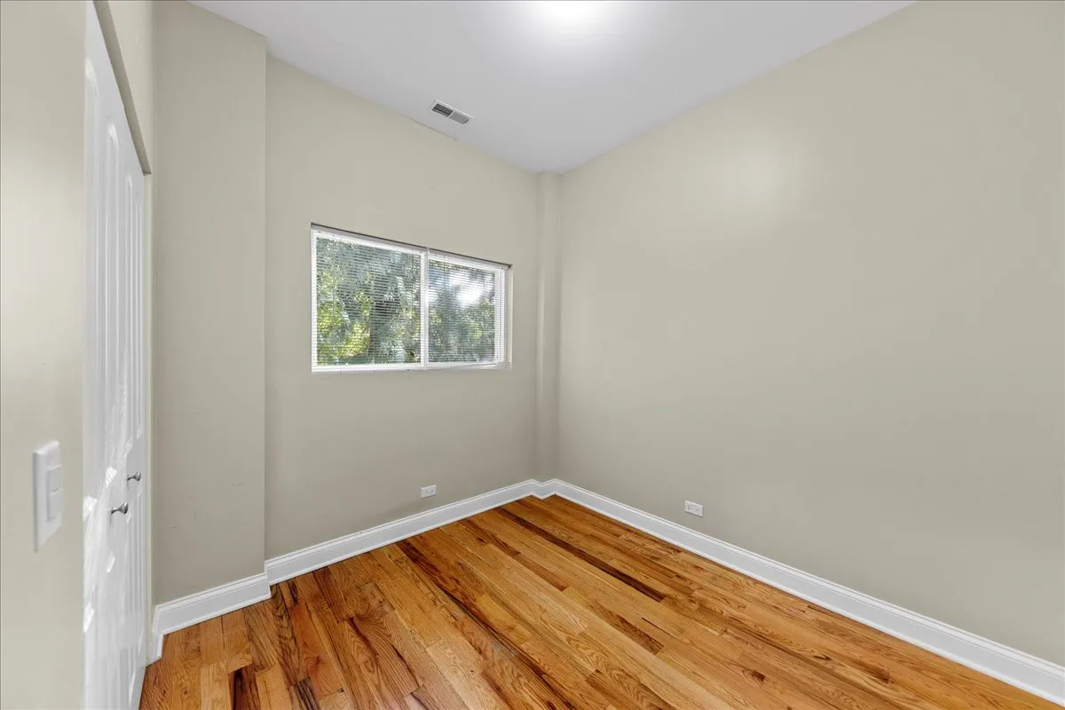 3927 N Clarendon Ave, ,  60613, USA 60613-unit#1R-Chicago-IL