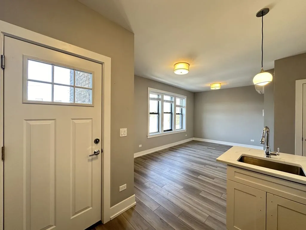 N Janssen Ave, , , USA 60613-unit#3W-Chicago-IL