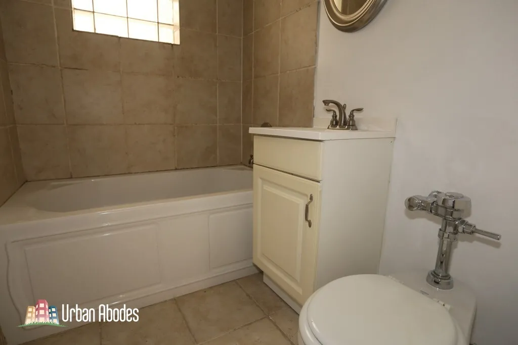 544 W Surf St, ,  60657, USA 60657-unit#G-Chicago-IL