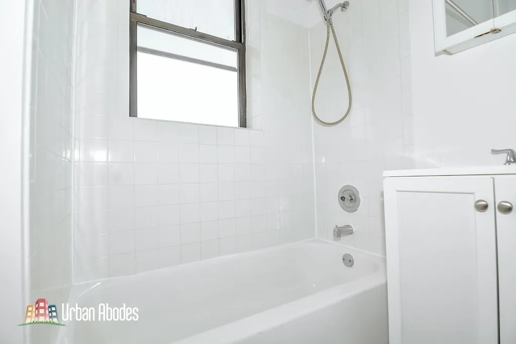 831 W Waveland Ave, , 60613, USA 60613-unit#3S-Chicago-IL