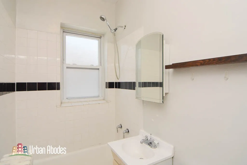 2827 N Burling St, ,  60657, USA 60657-unit#104-Chicago-IL