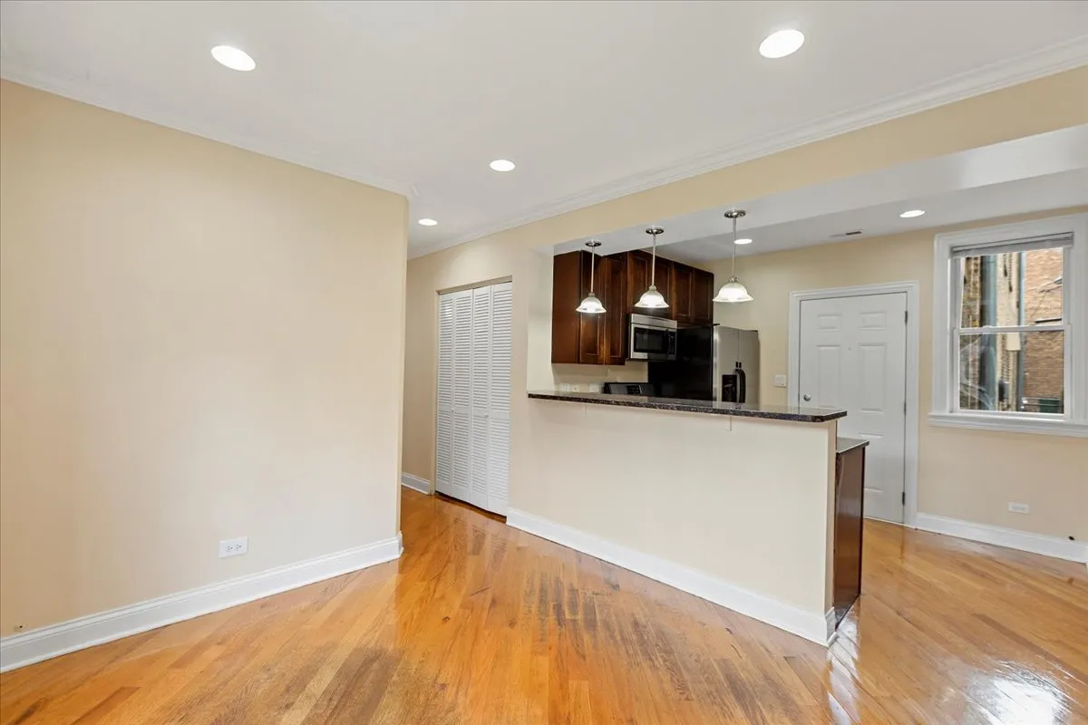 4014 N Central Park Ave, ,  60618, USA 60618-unit#3E-Chicago-IL