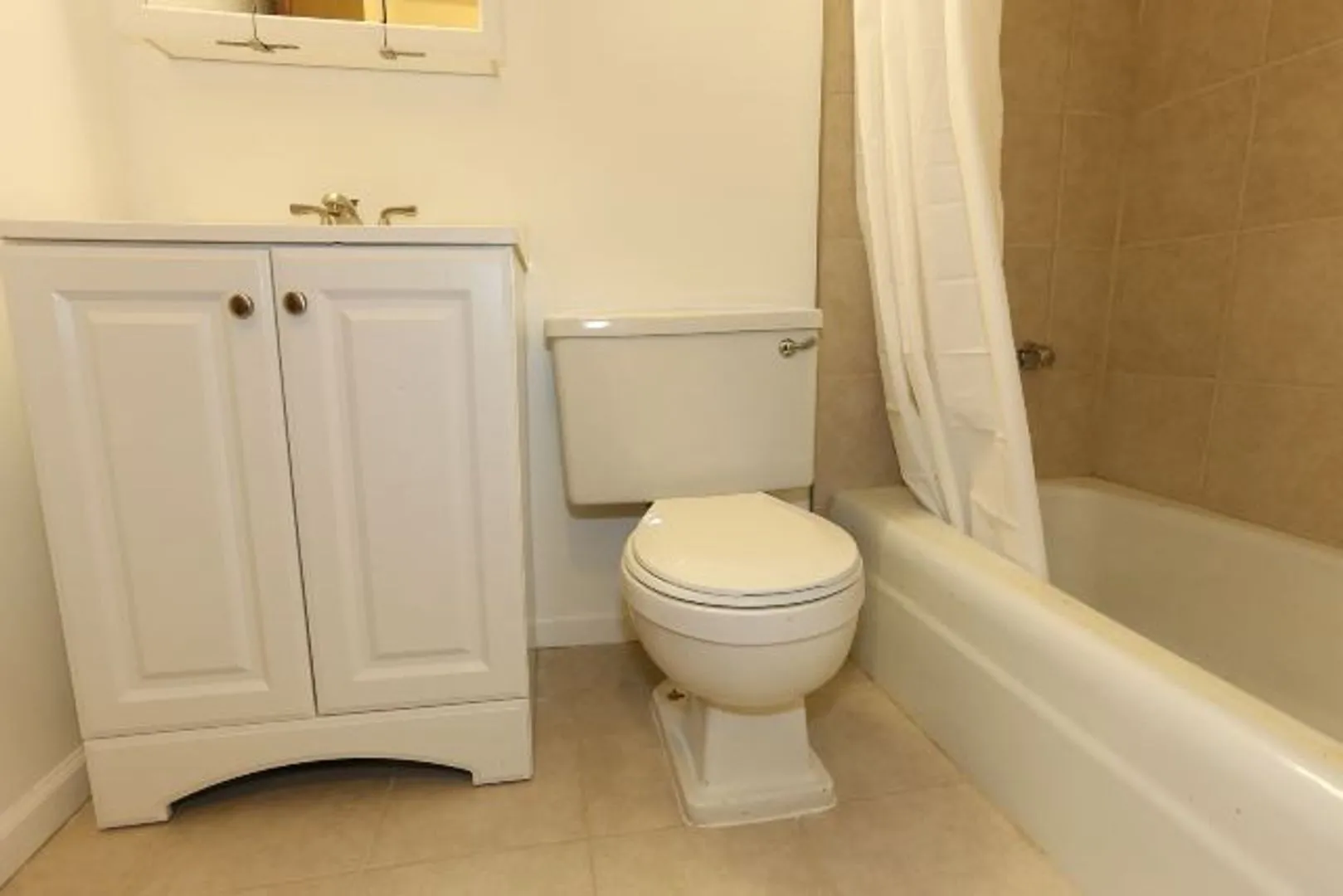 1040 W Hollywood Ave, , 60660, USA 60660-unit#102-Chicago-IL