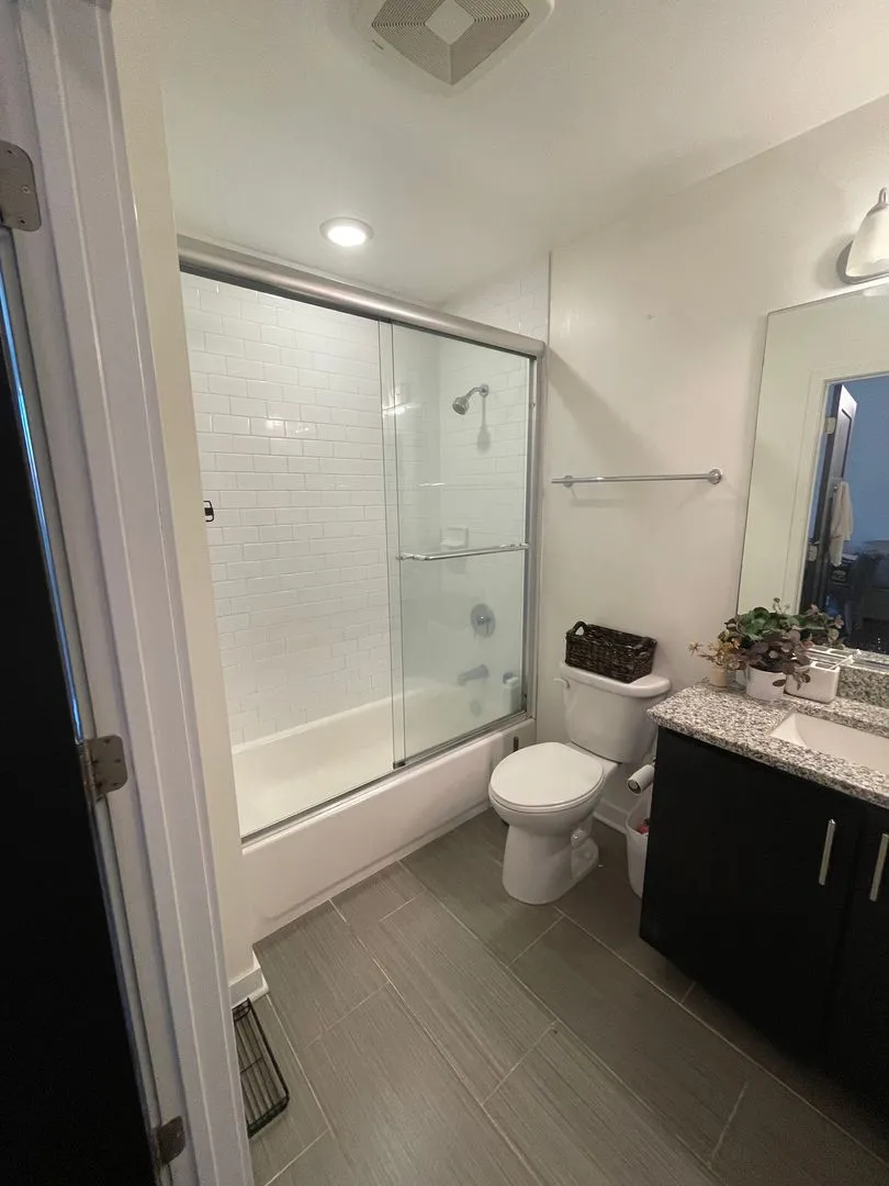 6355 N Wayne Ave, , 60660, USA 60660-unit#32-Chicago-IL