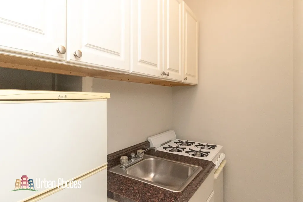 2827 N Burling St, ,  60657, USA 60657-unit#05-Chicago-IL