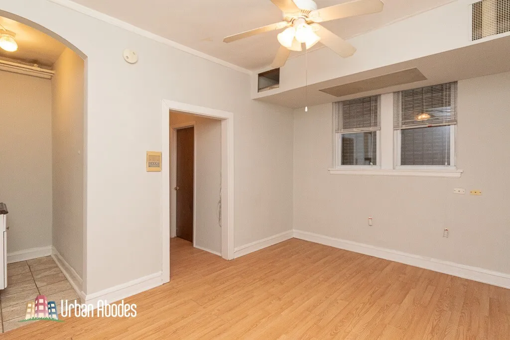 2827 N Burling St, ,  60657, USA 60657-unit#05-Chicago-IL