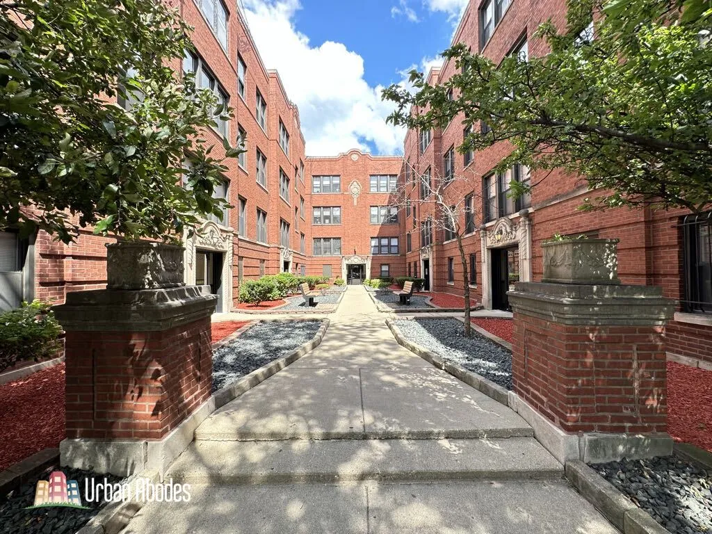 3519 N Racine Ave, , 60657, USA 60657-unit#1W-Chicago-IL