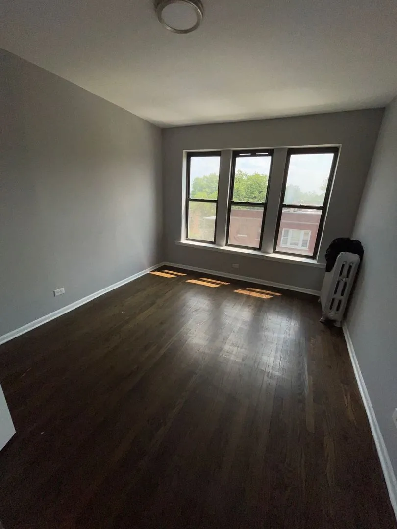 7658 S Marquette Ave, ,  60649, USA 60649-unit#1-Chicago-IL