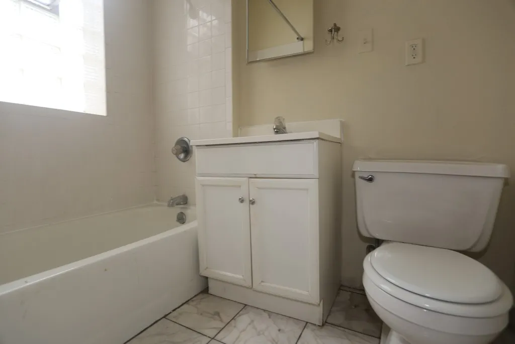 W Barry Ave, ,  60657, USA 60657-unit#1N-Chicago-IL