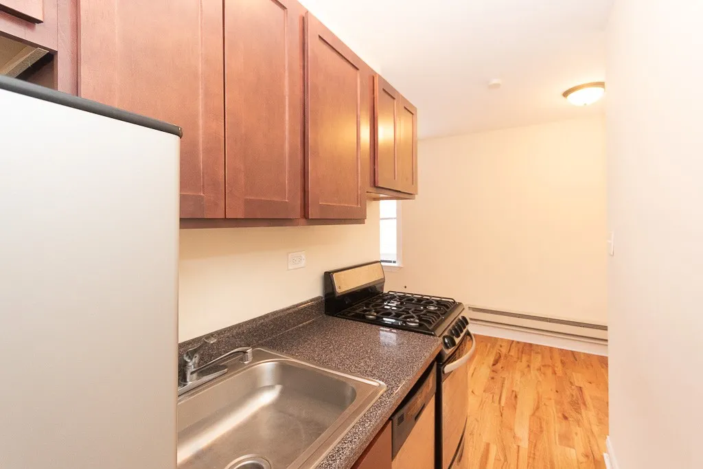 818 W Diversey Pkwy, ,  60614, USA 60614-unit#M-Chicago-IL
