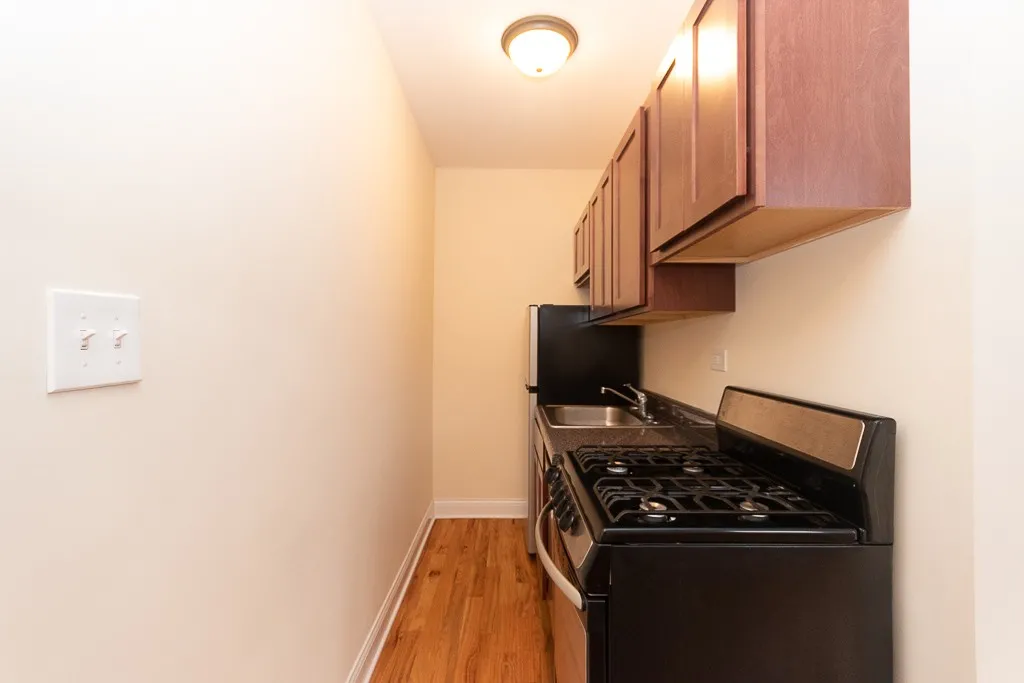 818 W Diversey Pkwy, ,  60614, USA 60614-unit#M-Chicago-IL