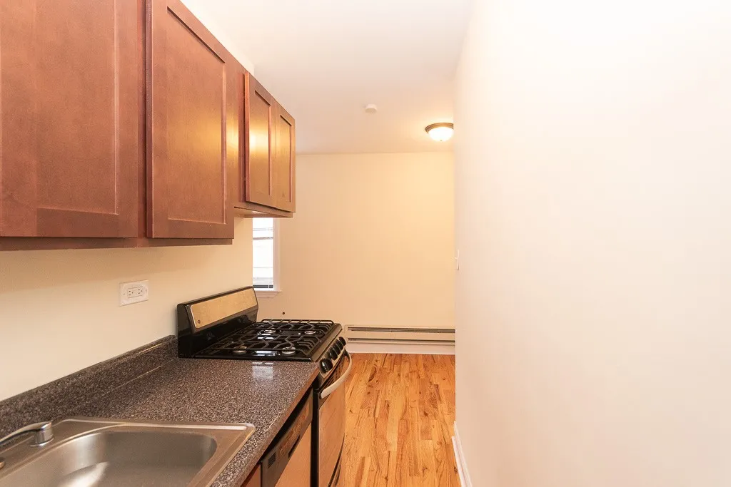 818 W Diversey Pkwy, ,  60614, USA 60614-unit#M-Chicago-IL