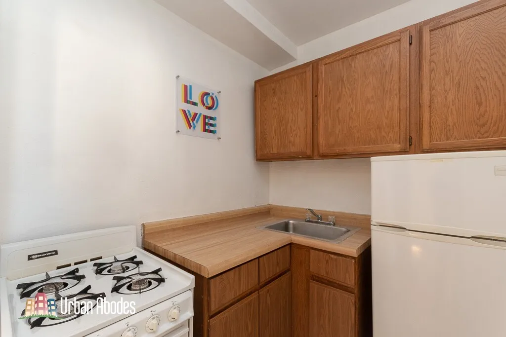 711 W Belmont Ave, ,  60657, USA 60657-unit#403-Chicago-IL