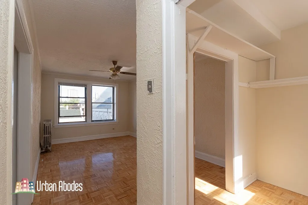 711 W Belmont Ave, ,  60657, USA 60657-unit#403-Chicago-IL