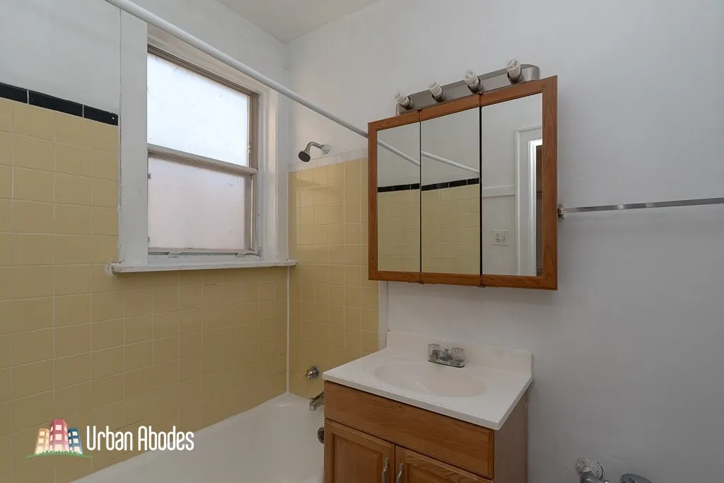 711 W Belmont Ave, ,  60657, USA 60657-unit#403-Chicago-IL