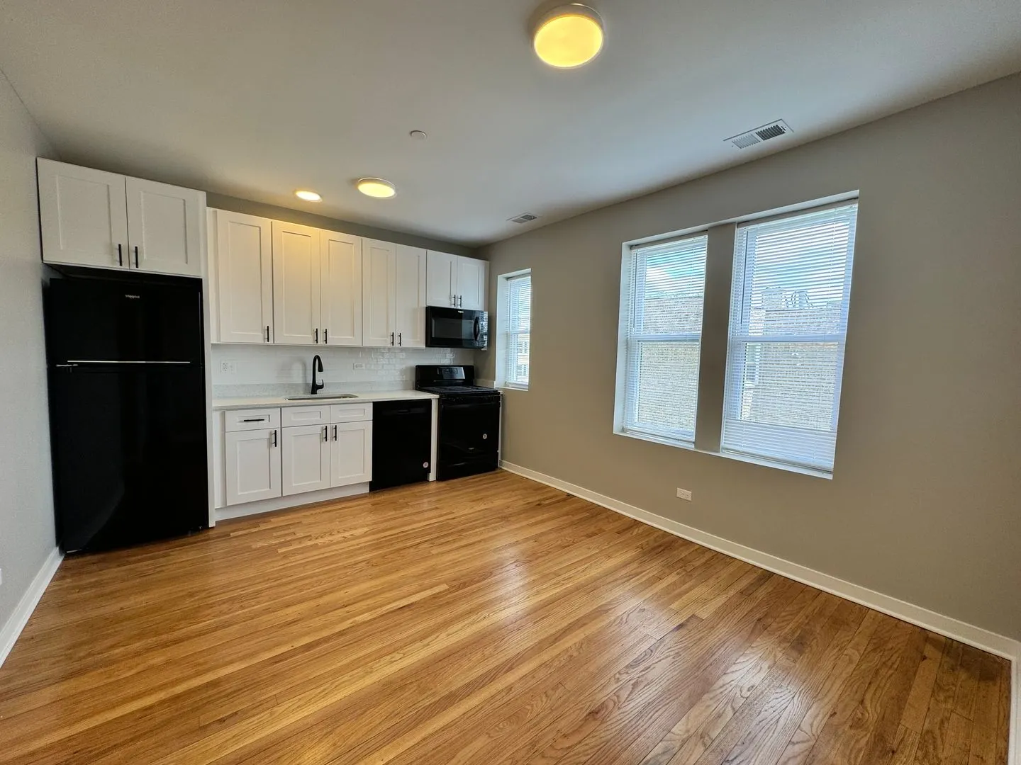 3051 W Leland Ave, , 60625, USA 60625-unit#306-Chicago-IL