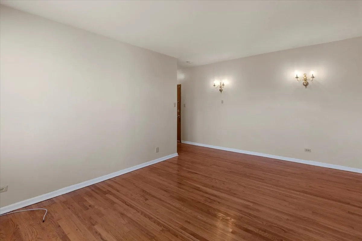 1934 E 74th St, ,  60649, USA 60649-unit#104-Chicago-IL