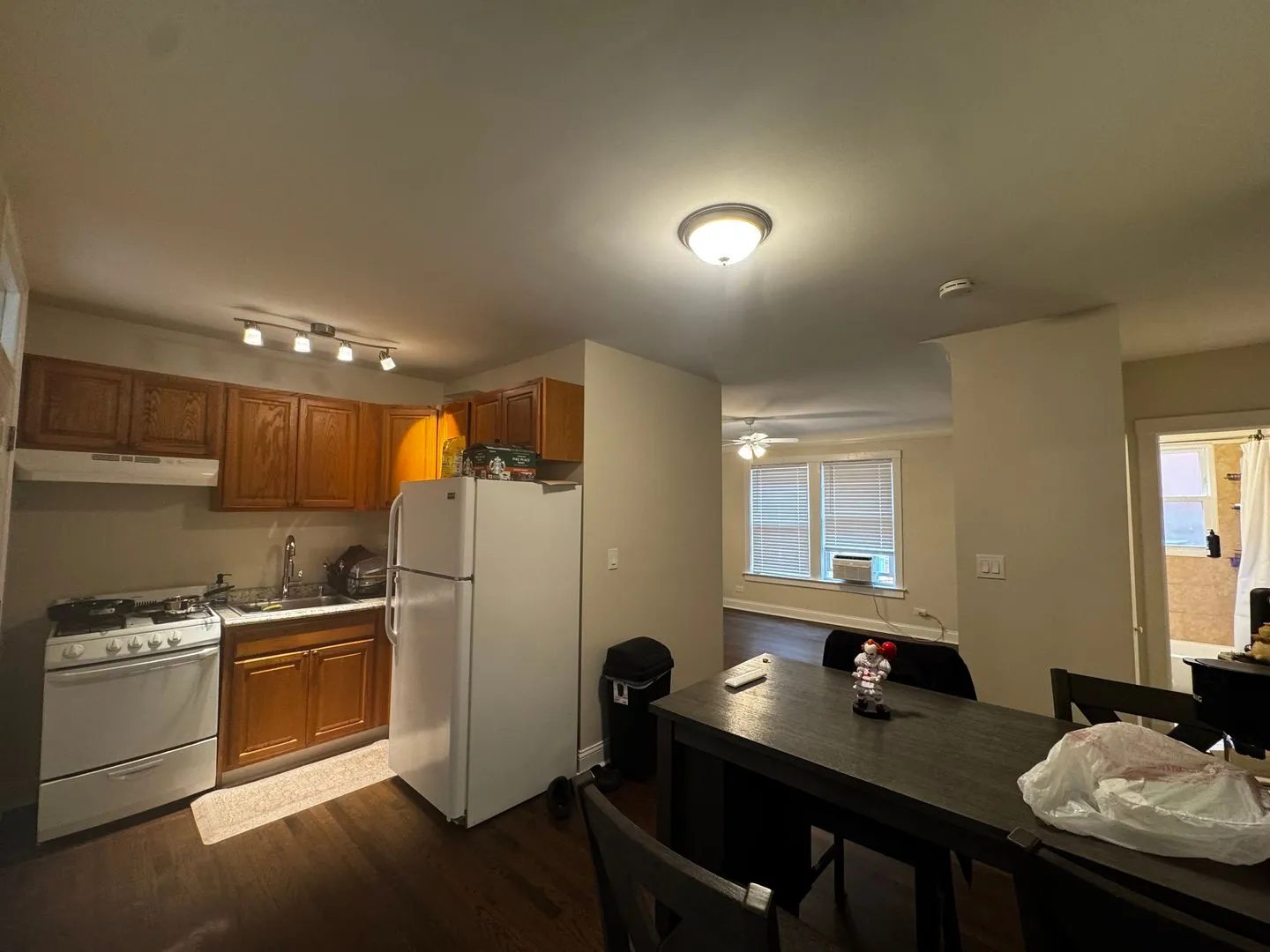 1381 W Greenleaf Ave, ,  60626, USA 60626-unit#1S-Chicago-IL
