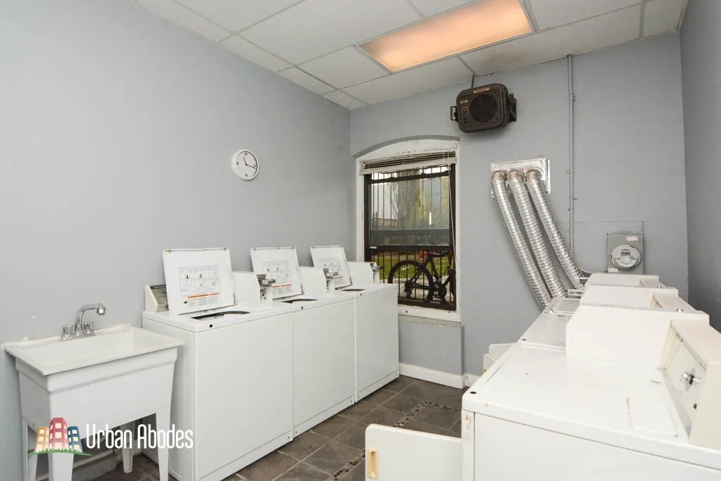 635 W Barry Ave, ,  60657, USA 60657-unit#405-Chicago-IL