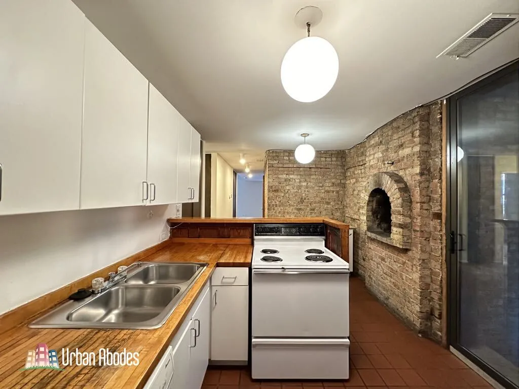 600 W Surf St, ,  60657, USA 60657-unit#2-Chicago-IL