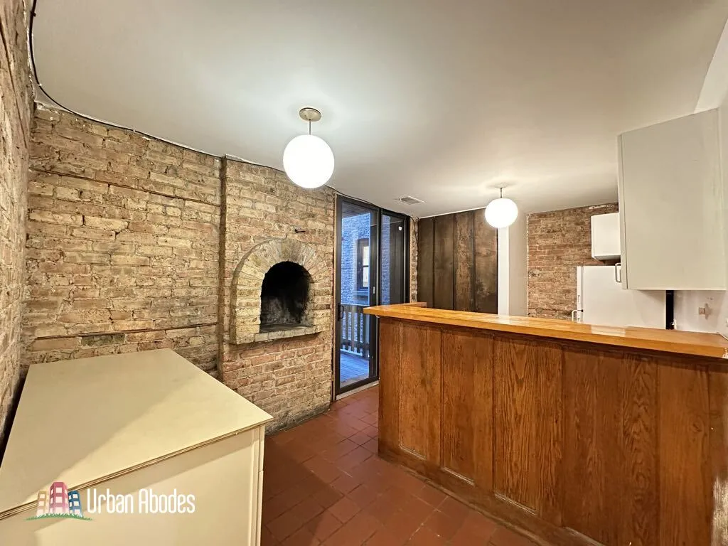 600 W Surf St, ,  60657, USA 60657-unit#2-Chicago-IL