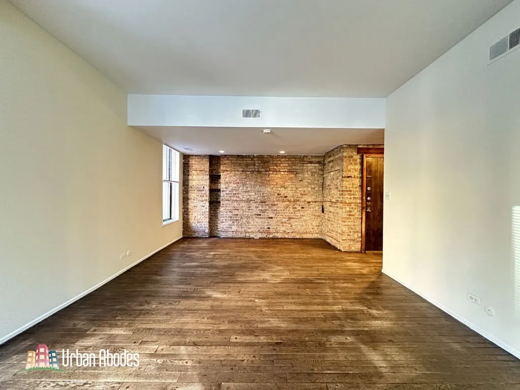 600 W Surf St, ,  60657, USA 60657-unit#2-Chicago-IL