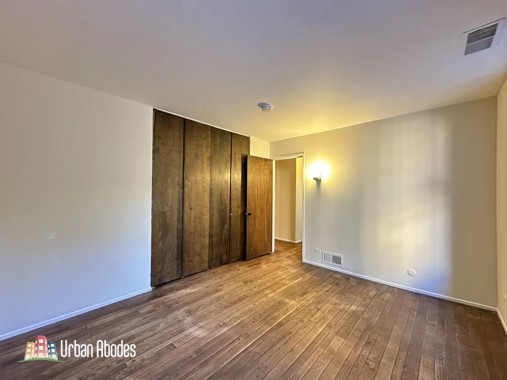 600 W Surf St, ,  60657, USA 60657-unit#2-Chicago-IL