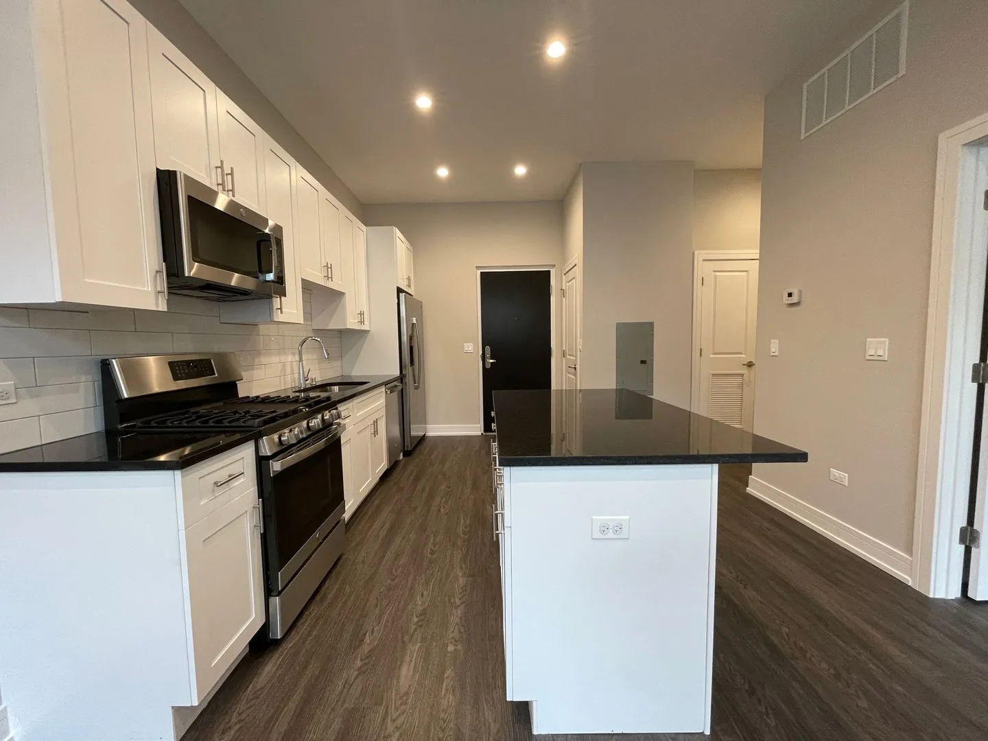 1730 W Greenleaf Ave, ,  60626, USA 60626-unit#1730-202-Chicago-IL