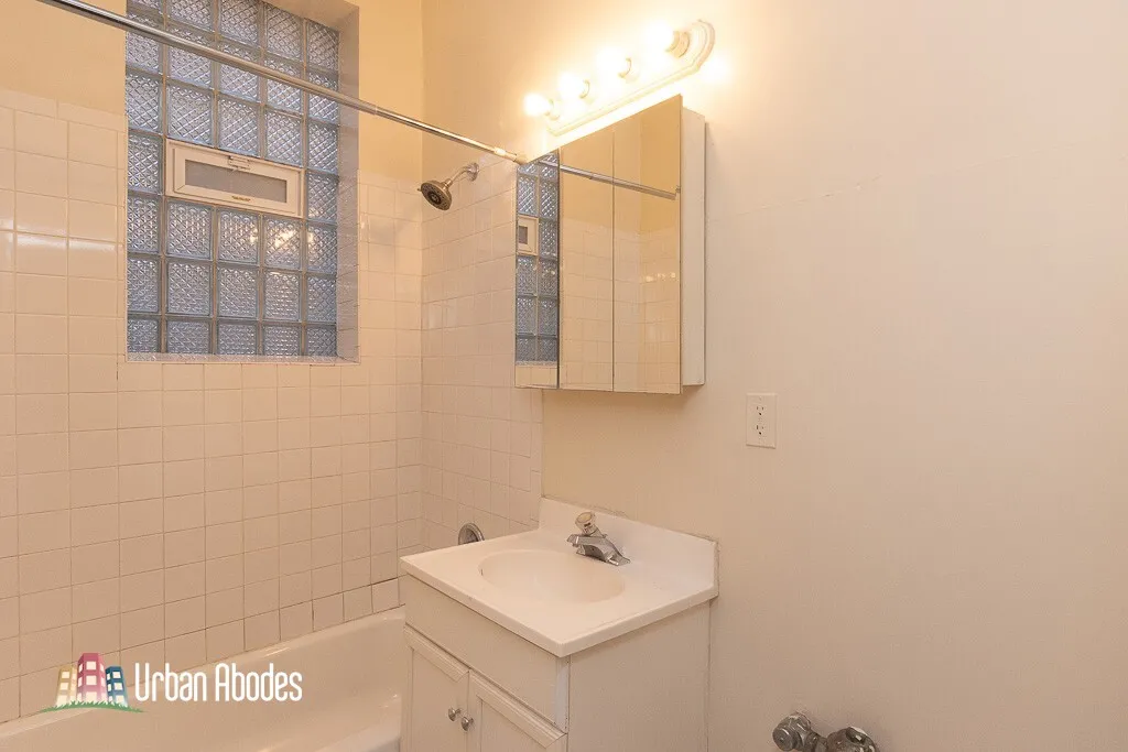 1050 W George St, , 60657, USA 60657-unit#005-Chicago-IL