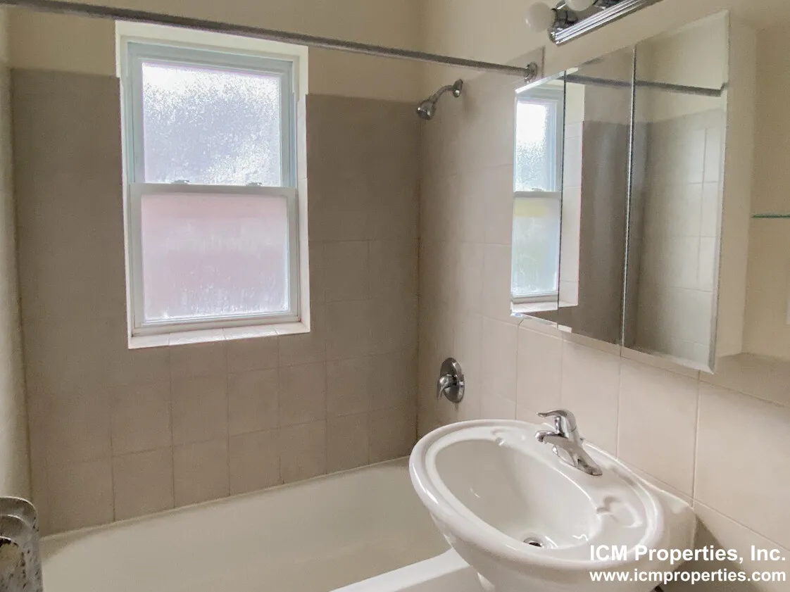 2000 W Foster Ave, ,  60625, USA 60640-unit#2000-2C-Chicago-IL