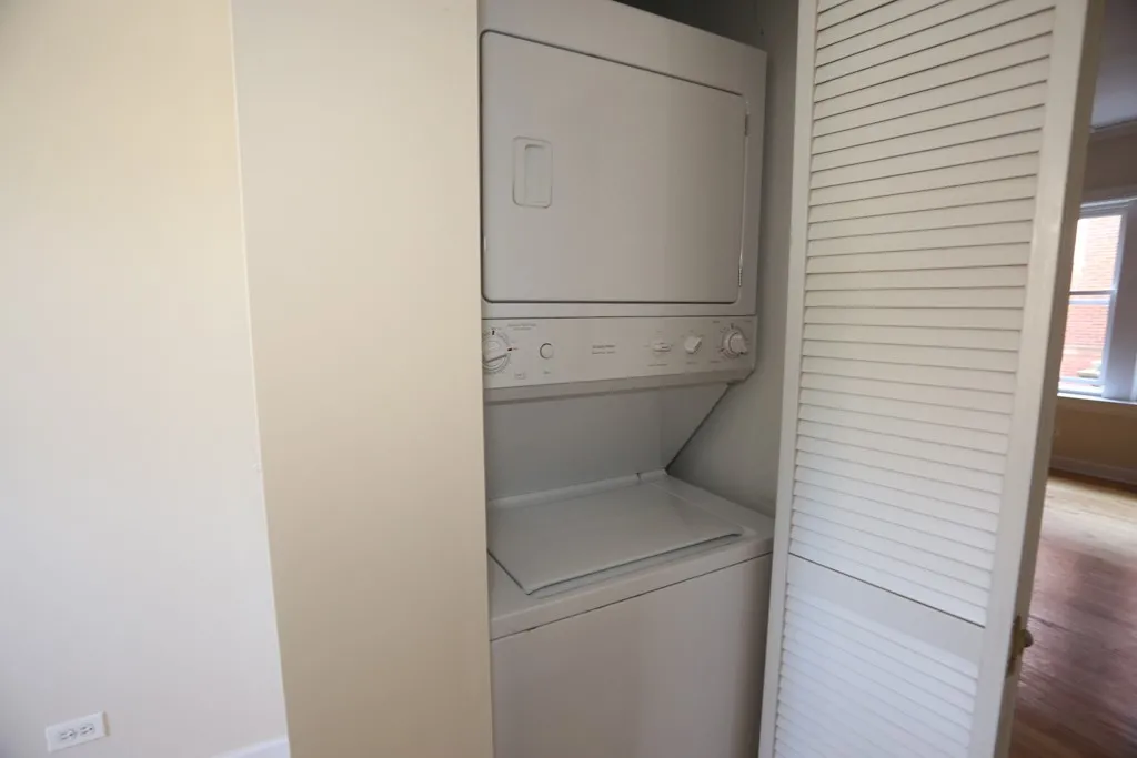 3252 N Clifton Ave, , 60657, USA 60657-unit#1W-Chicago-IL