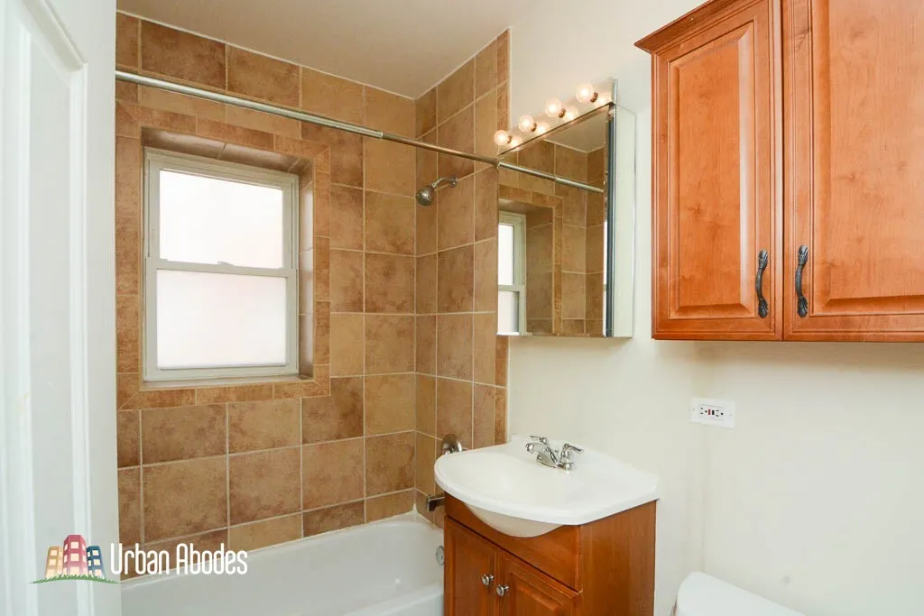3244 N Clifton Ave, ,  60657, USA 60657-unit#1W-Chicago-IL