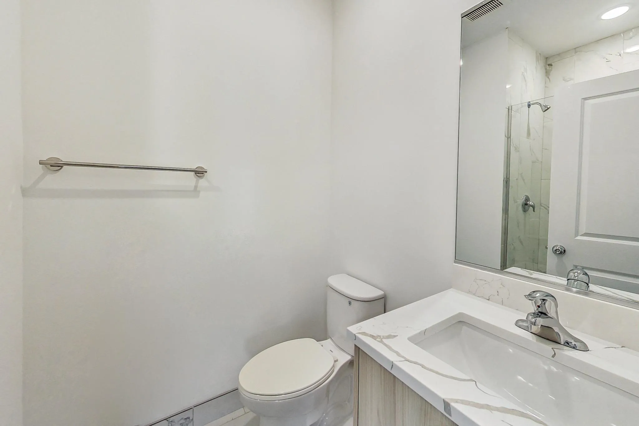 6122 S University Ave, ,  60637, USA 60637-unit#303-Chicago-IL