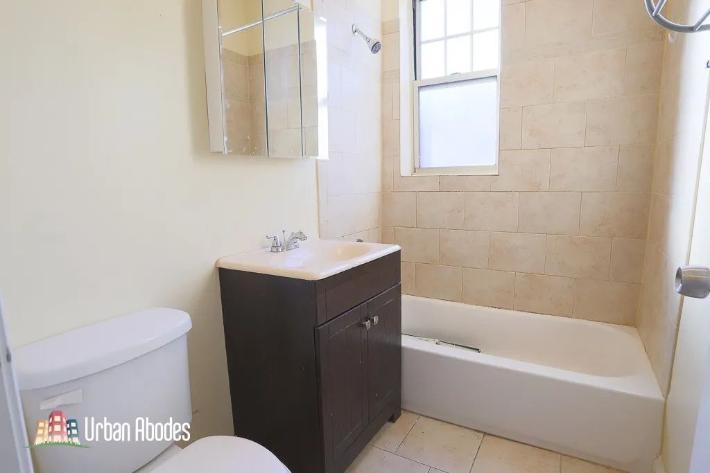 550 W Aldine Ave, ,  60657, USA 60657-unit#3S-Chicago-IL