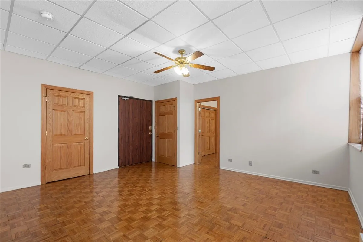 620 W Belmont Ave, ,  60657, USA 60657-unit#402-Chicago-IL