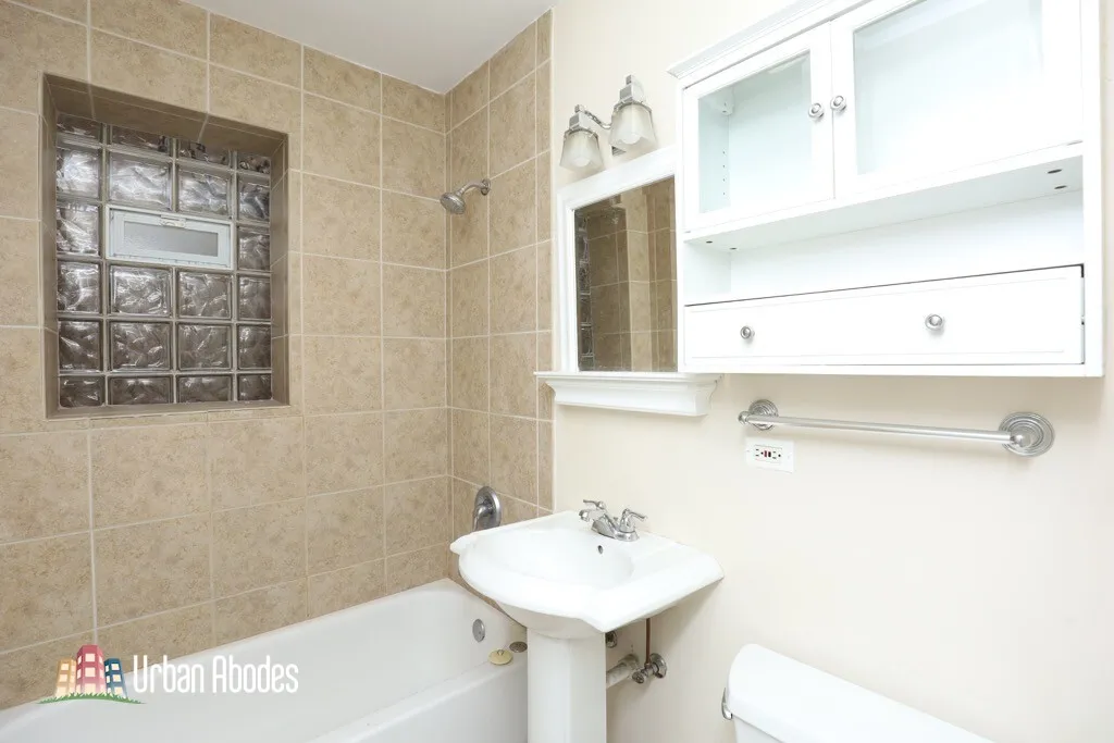 3246 N Clifton Ave, ,  60657, USA 60657-unit#1E-Chicago-IL