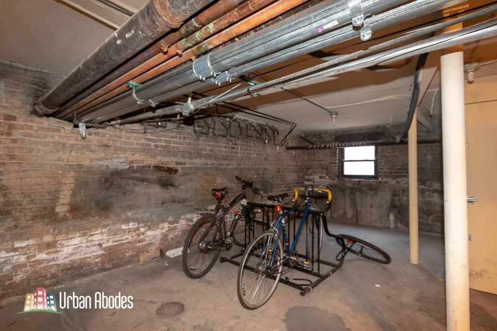 744 W Addison St, ,  60613, USA 60613-unit#1W-Chicago-IL
