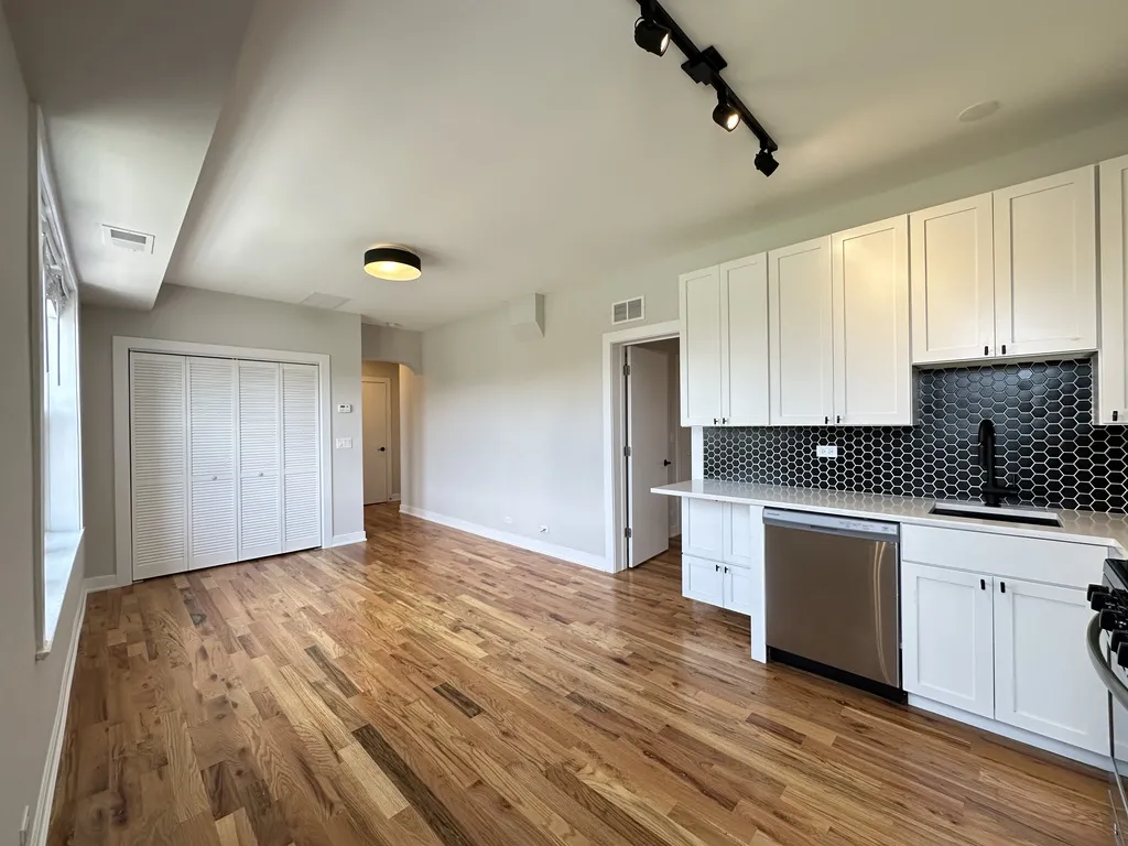 656 W Wrightwood Ave, , 60614, USA 60614-unit#314-Chicago-IL