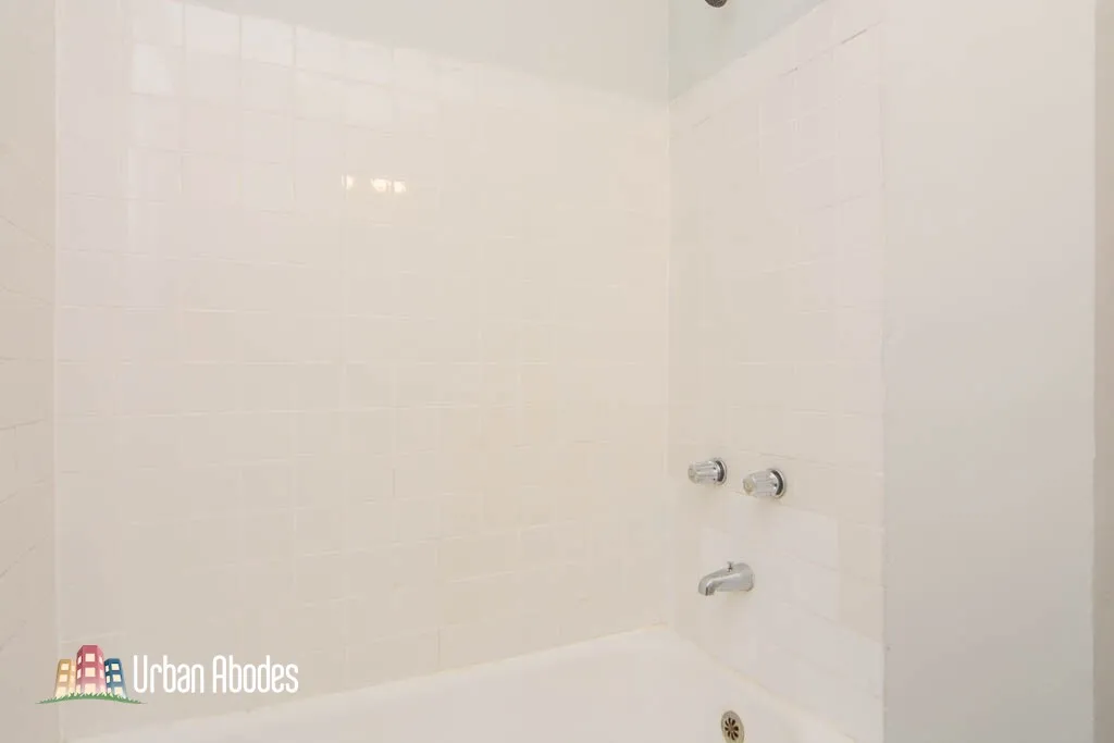 3831 N Fremont St, , 60613, USA 60613-unit#205-Chicago-IL