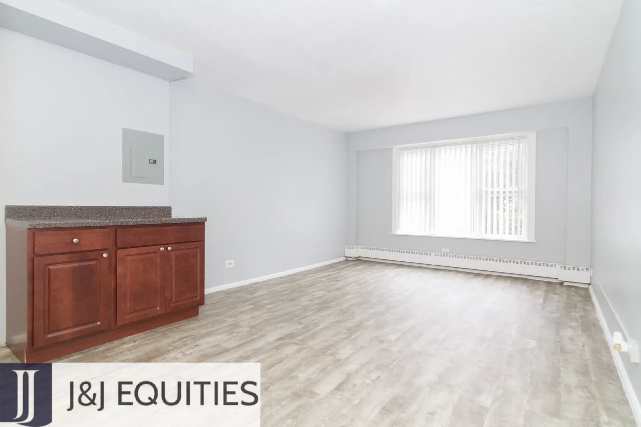 7333 N Ridge Blvd, , 60645, USA 60645-unit#409-Chicago-IL